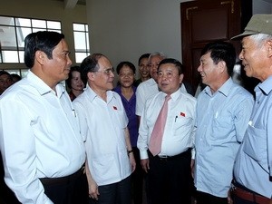 Dirigentes vietnamitas contactan con electores  - ảnh 2